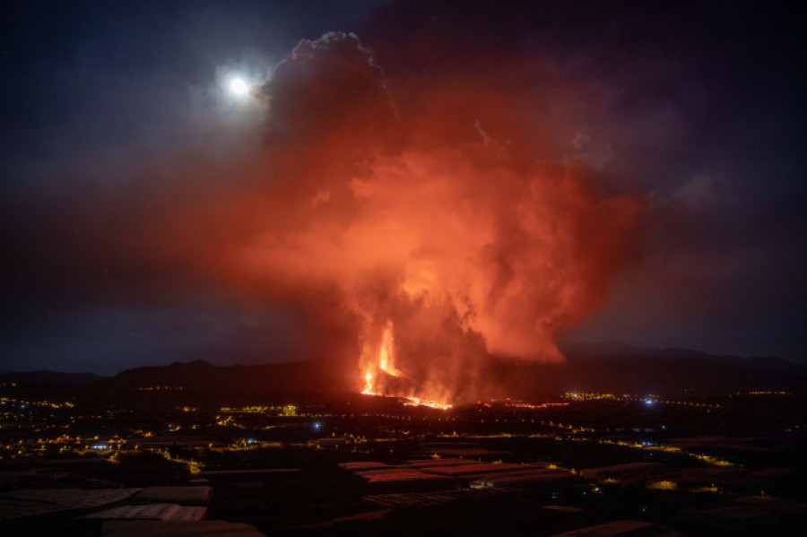 El aeropuerto de La Palma recupera la operatividad