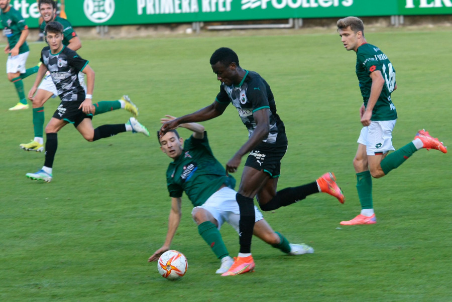 El Racing de Ferrol consigue un valioso empate ante su homónimo de Santander