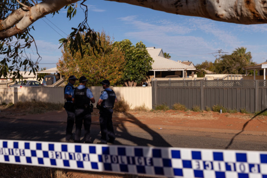 Localizan sana y salva a una niña de cuatro años desaparecida durante 18 días en Australia