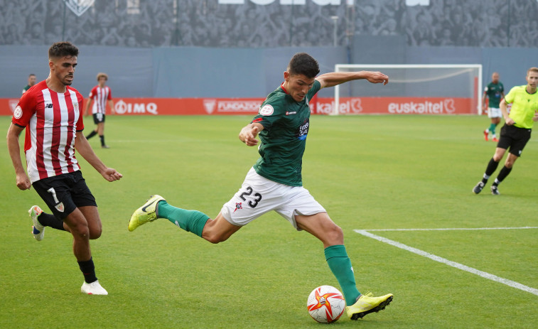 El Racing prepara en hierba artificial el partido en Sanse