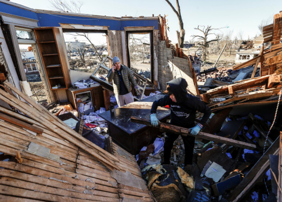 Más de un centenar de personas siguen desaparecidas por los tornados en EEUU