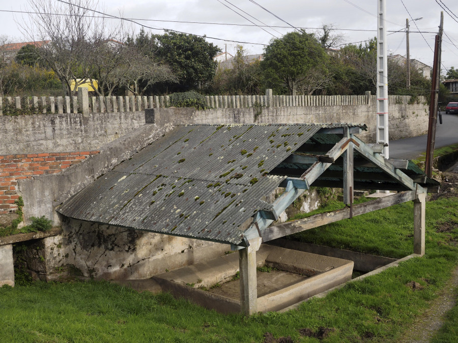 El plan de recuperación de elementos tradicionales llega al lavadero de Valón