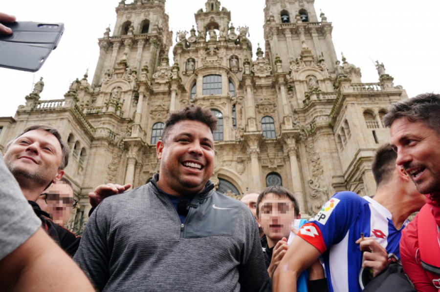 Ronaldo Nazario, un peregrino en bici que levanta pasiones