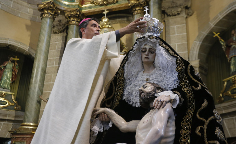 Misa y procesión en honor a la patrona, la Virgen de las Angustias