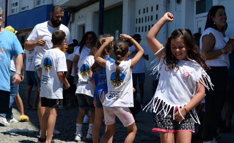 Los golpes de calor no lograron empañar el regreso, tras dos años de parón, de la Festa do Polbo de Mugardos