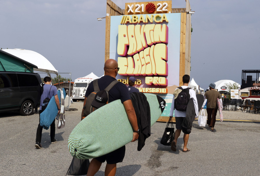 La falta de oleaje detiene el Abanca Pantín Classic Galicia Pro