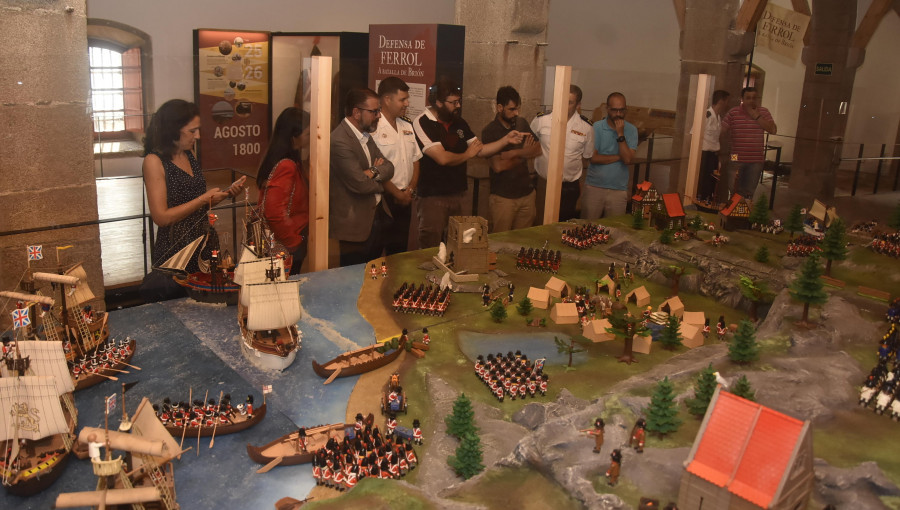 Unas 700 figuras de Playmobil componen en San Felipe un diorama de la batalla de Brión