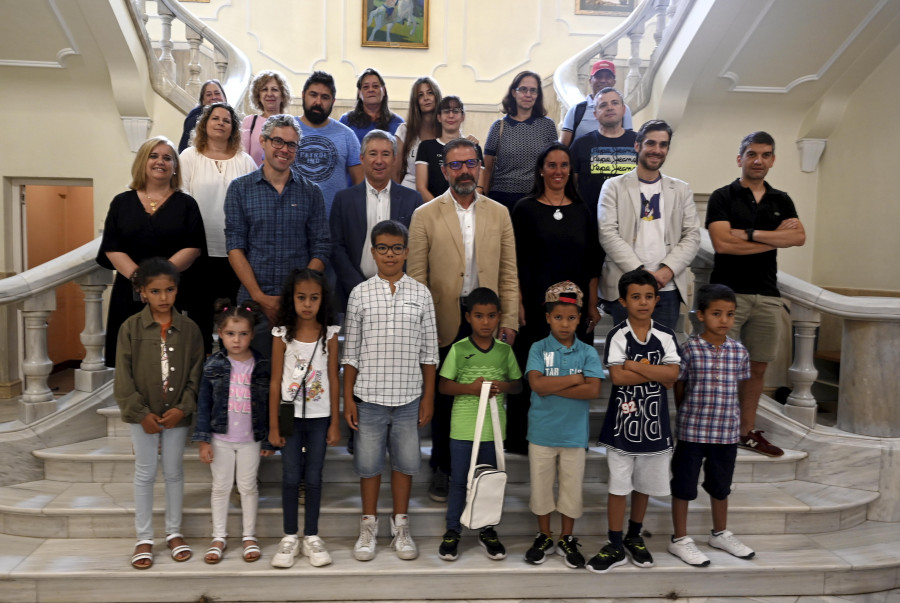Ferrol recibe a los menores saharauis que pasan en la ciudad unas “Vacacións en Paz”