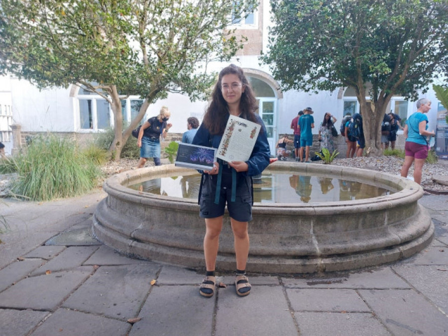 Una profesora italiana de 26 años recibe la compostela número 300.000