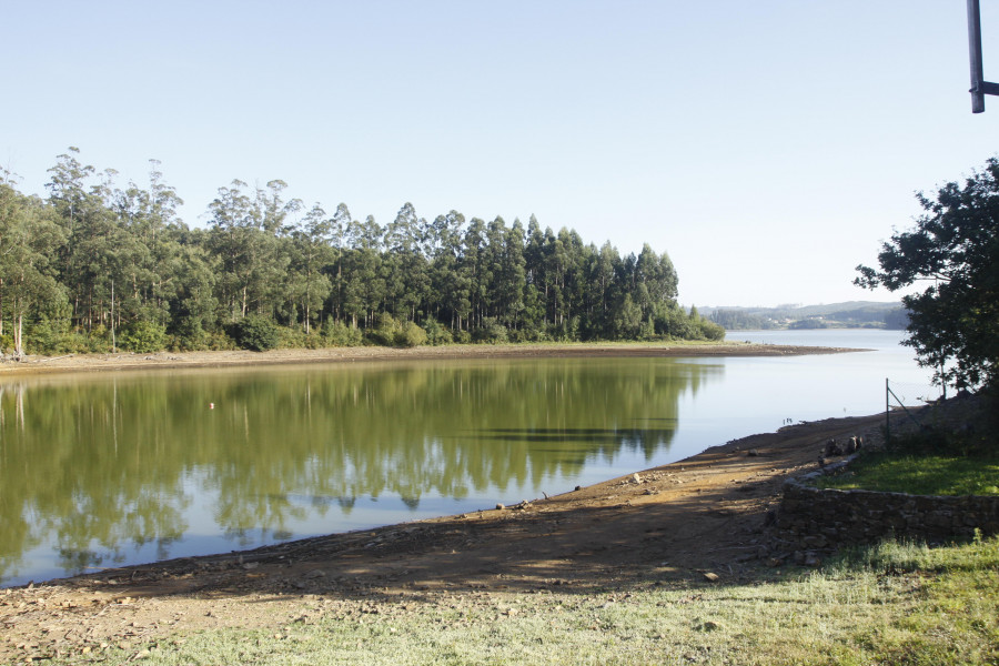 Las reservas de agua en el embalse de As Forcadas continúan bajando