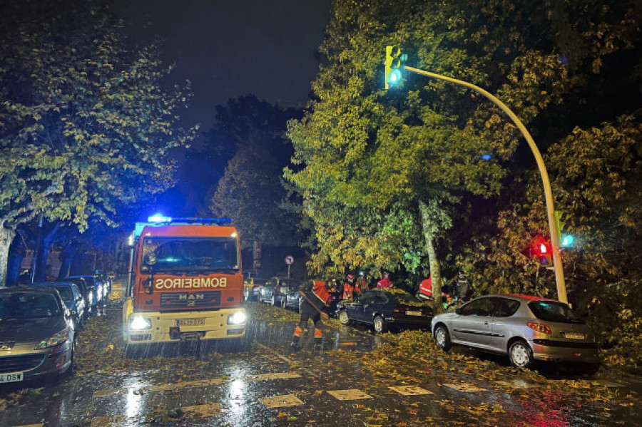 Cientos de incidencias y un herido tras el paso de la borrasca Beatrice por Galicia