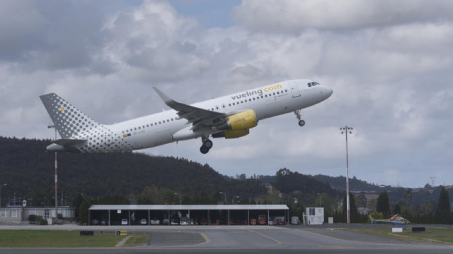 Vueling cancela 58 vuelos este lunes por la huelga de tripulantes de cabina