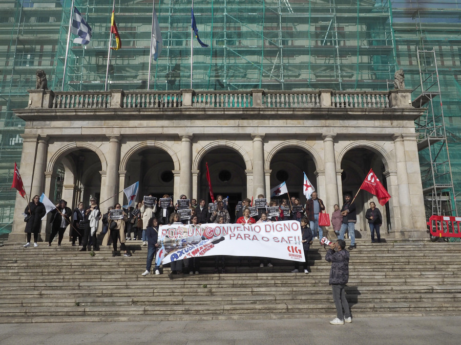 El naval y el SAF toman las calles de Ferrol en una jornada de protestas