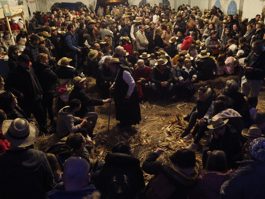 La pista polideportiva de Doso acogerá mañana la tradicional Recreación de la Esfolla