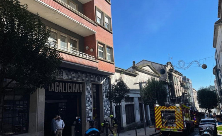 Un incendio en una nave anexa a La Galiciana obliga a desalojar el mercado gastronómico