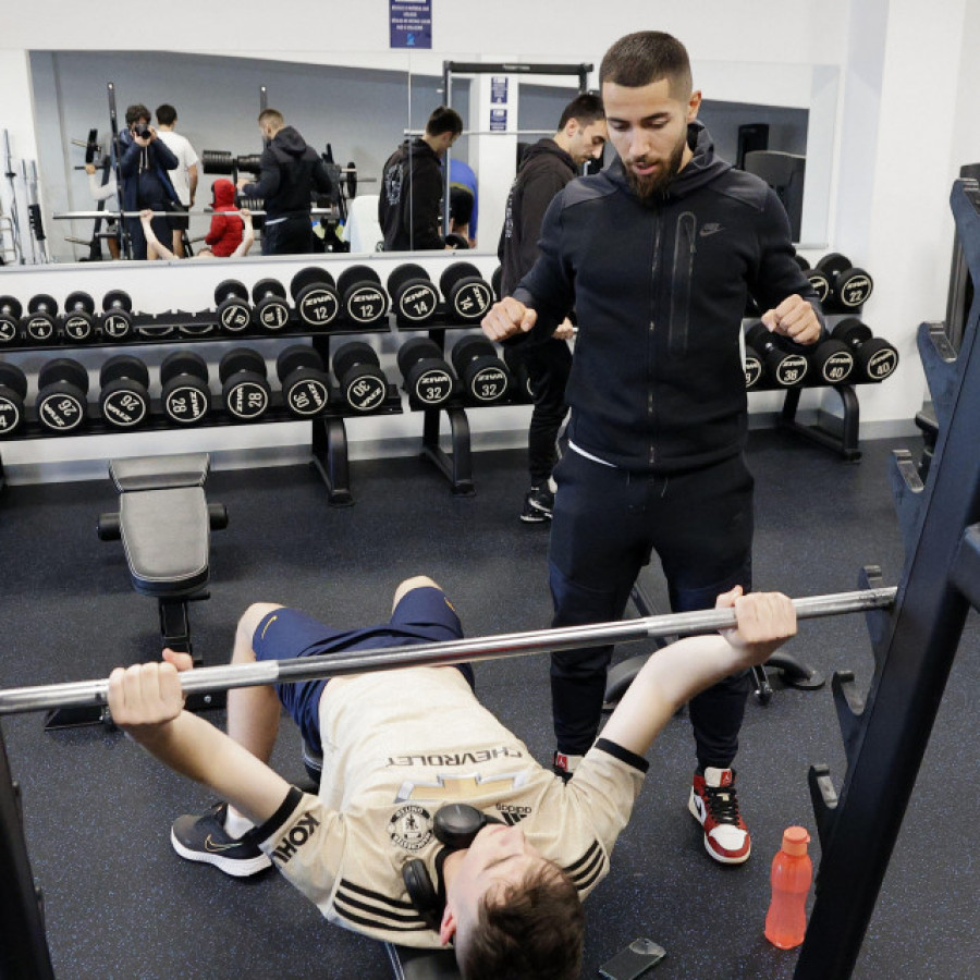 Los vecinos de A Illa ya pueden quemar el turrón en el gimnasio