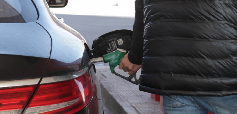 El precio de los carburantes sigue a la baja y marca nuevos mínimos desde principios de 2022