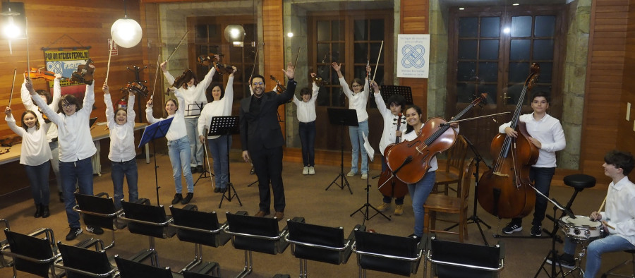 La Joven Orquesta Ferrolterra inicia su aventura bajo la batuta de Montilla