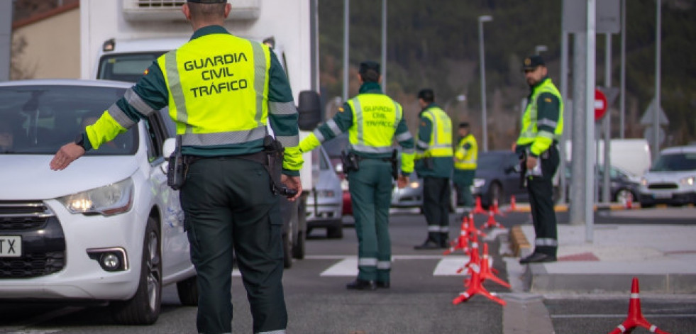 Un conductor ebrio atropella a dos guardias civiles que regulaban el tráfico tras un accidente en Vigo