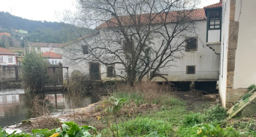 La rehabilitación del molino de Xuvia enfrenta al PP y al ejecutivo local naronés