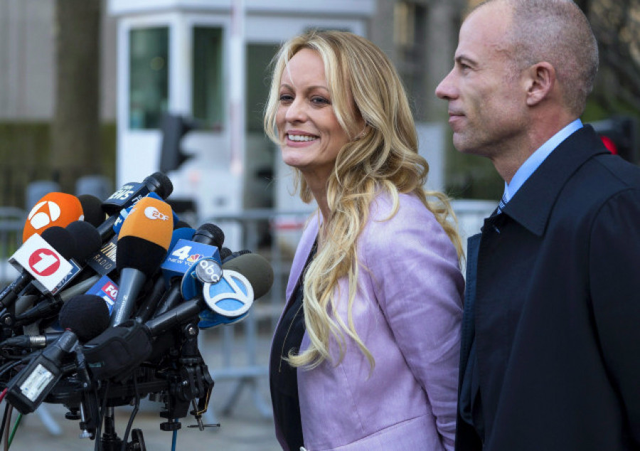 Stormy Daniels en juicio de Trump: pijama de satén, sexo sin protección y azotes