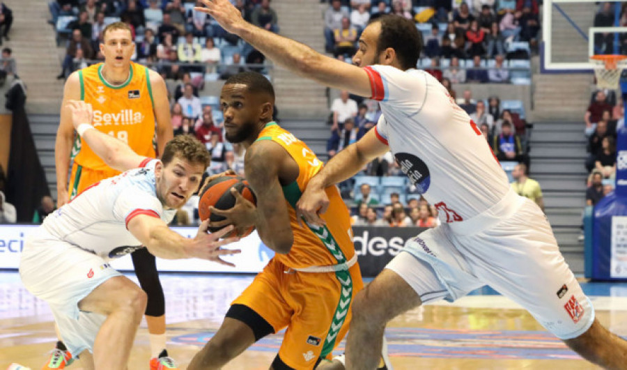 El Betis sale de descenso tras derrotar al Obradoiro (67-82)