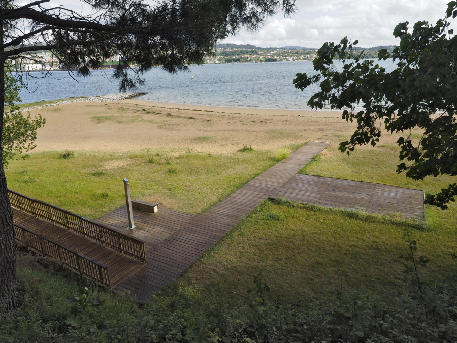 La playa de Caranza estrenará este verano el distintivo de Bandera Azul