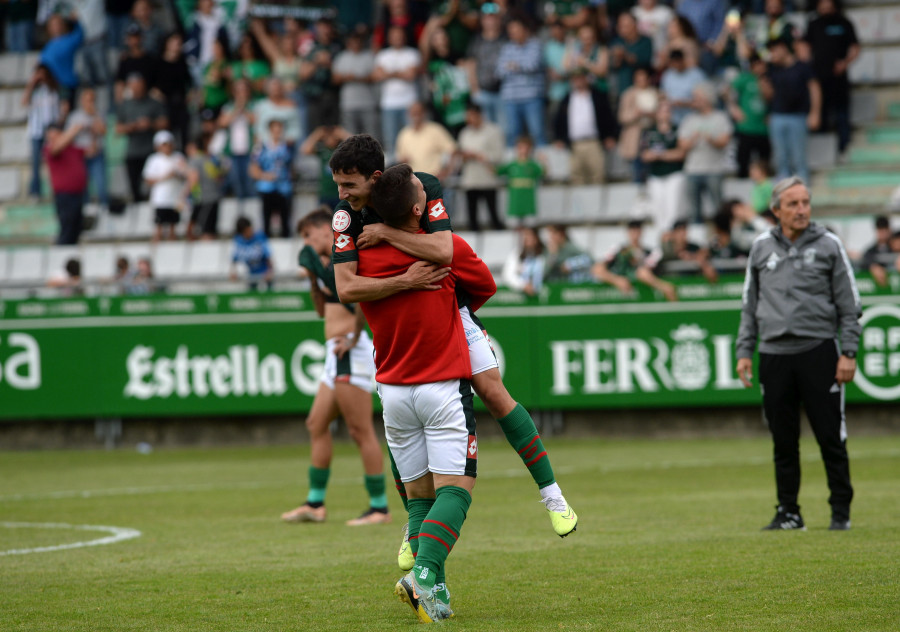 Chacón: "Souben que lle dera ben á pelota, pero a verdade é que non a vin entrar"