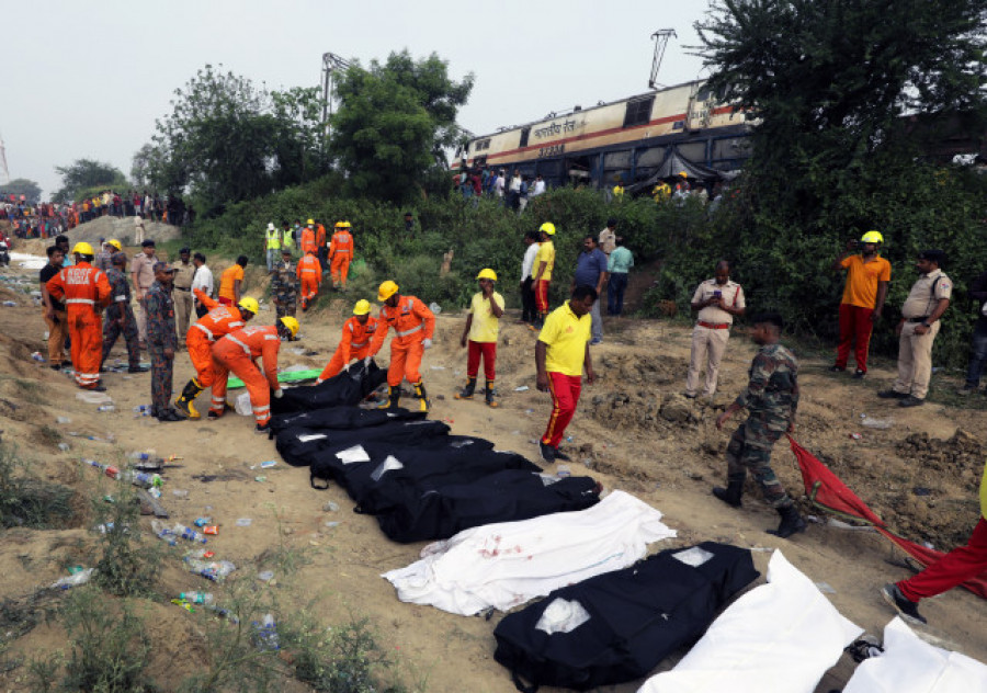 India trabaja en la identificación de fallecidos en accidente ferroviario con 288 muertos