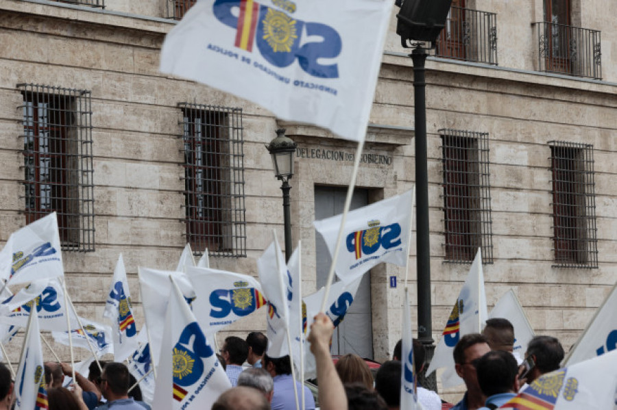 Policías y guardias civiles reclaman una "jubilación digna" y "equiparación salarial" con movilizaciones en Galicia