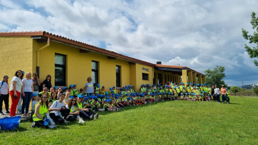 Alumnado del CRA Narón conoce el Albergue Municipal de Neda