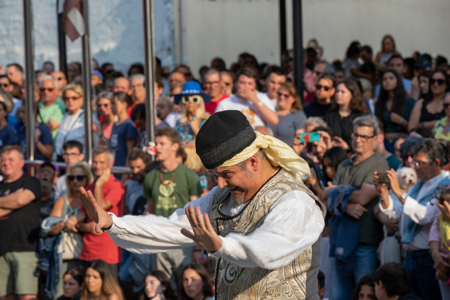 El izado de las ocho banderas de las Naciones Celtas inaugura el Festival de Ortigueira