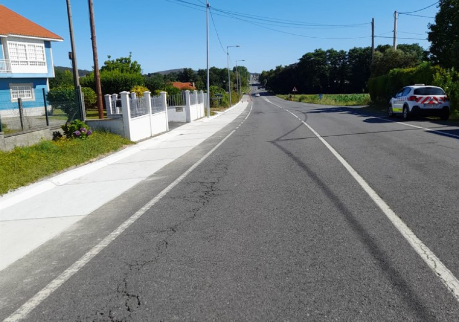 Finalizados los trabajos de mejora de la seguridad peatonal en la AC-116, en O Val