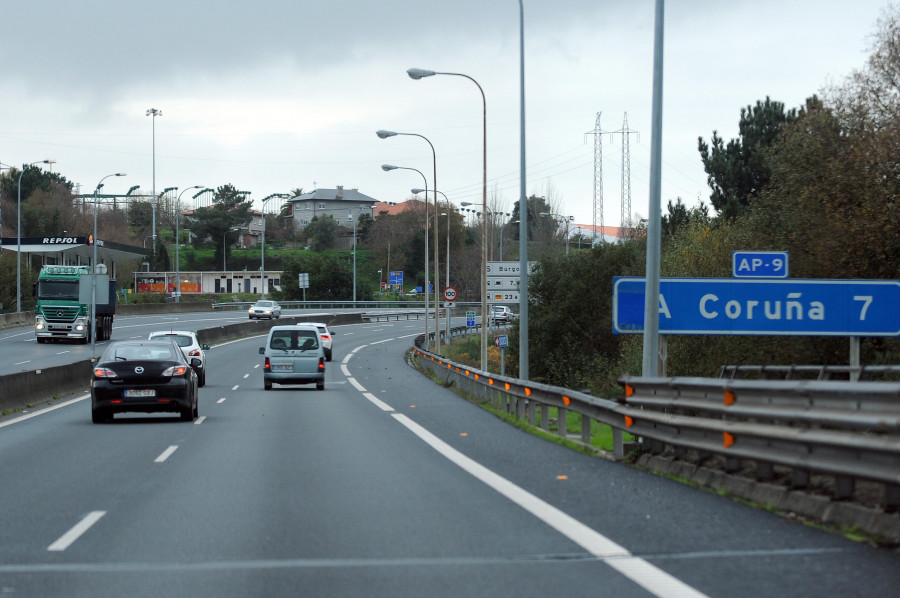 Interceptado un conductor circulando en sentido contrario en la autopista, a la altura de Pontedeume