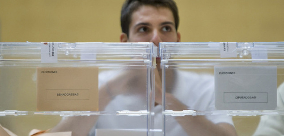 Galicia votará entre nubes y claros y recibirán con lluvia los resultados electorales y 24 grados de media