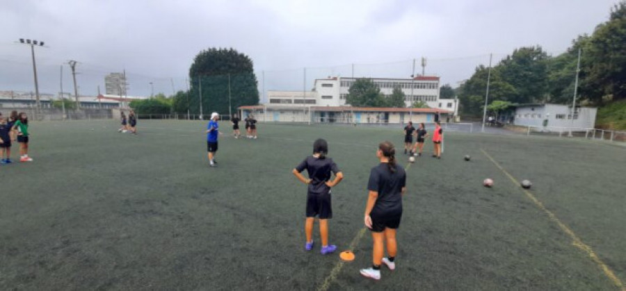 El Racing de Ferrol recupera su sección de fútbol femenino