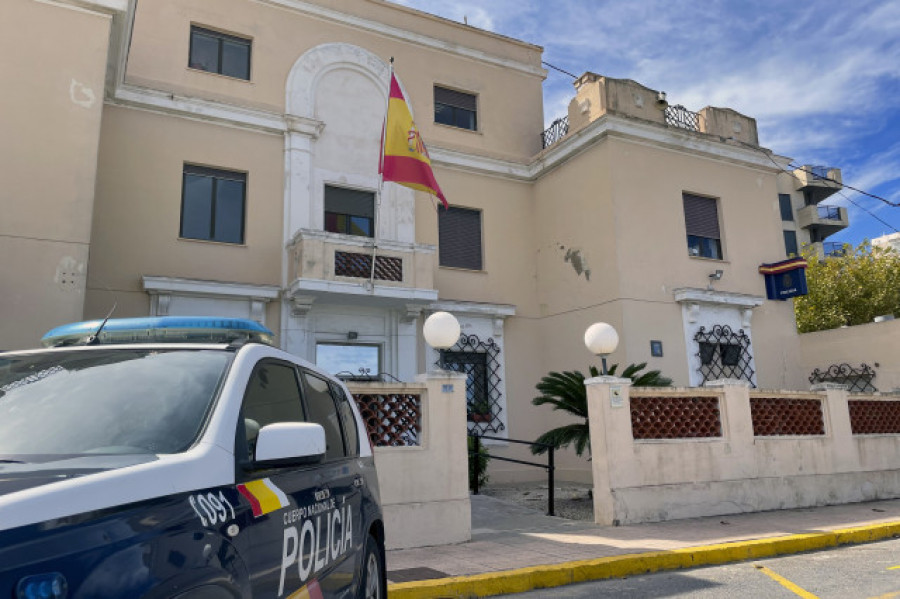 Detenida por desatender a su abuela, que vivía entre bolsas de basura y heces