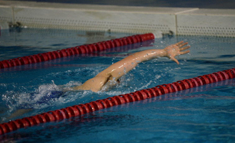 La piscina municipal de A Gándara reabre hoy para las sesiones de natación libre