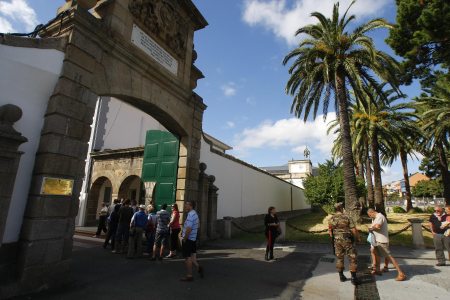 Las visitas guiadas al Arsenal  y a Navantia, las más exitosas  de las ofertadas este verano