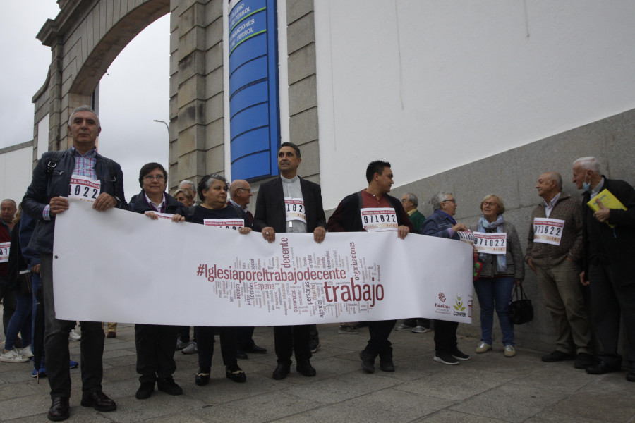 Concentración ante Navantia y vigilia en la iglesia del Carmen para reclamar trabajo decente