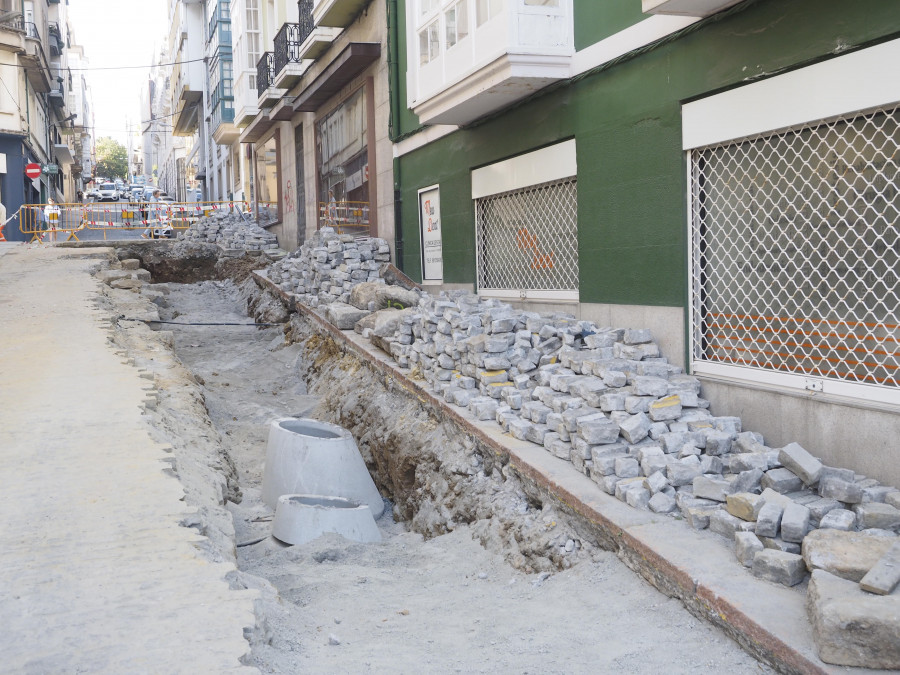 Los adoquines de Sánchez Barcáiztegui de Ferrol se colocarán en los próximos días