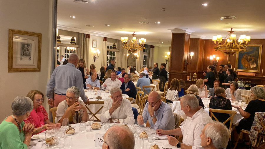 Multitudinario respaldo a la cena solidaria organizada por AFAL Ferrolterra