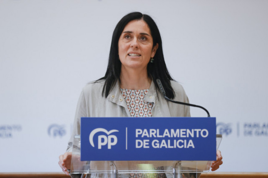 Rueda elige Santiago para la pegada de carteles de una campaña en la que Feijóo y Rajoy tendrán agenda propia