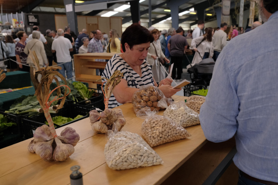 El mercado municipal de Moeche acogerá mañana una nueva edición de la Feira da Faba