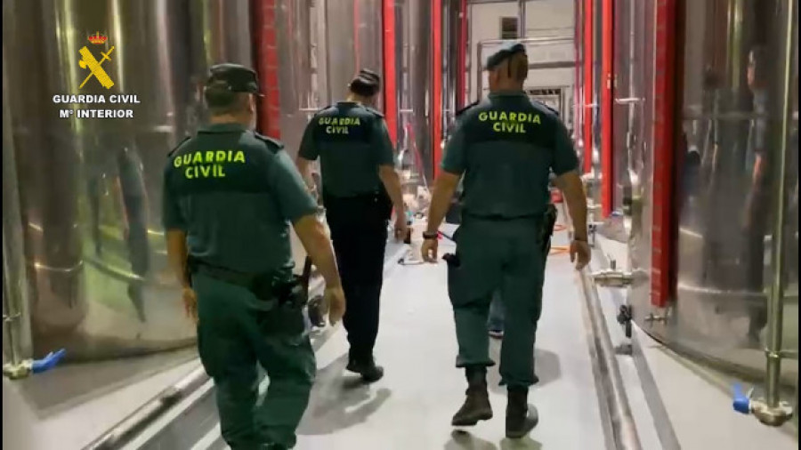 Detenidos por robar 56 toneladas de aceite