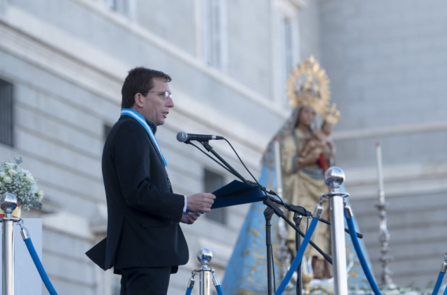 Almeida pide a la Almudena por la Princesa Leonor, "símbolo de la unidad de España"