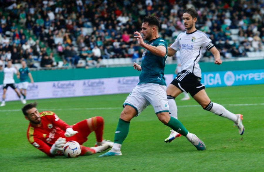 El Racing pierde dos puntos en el último minuto