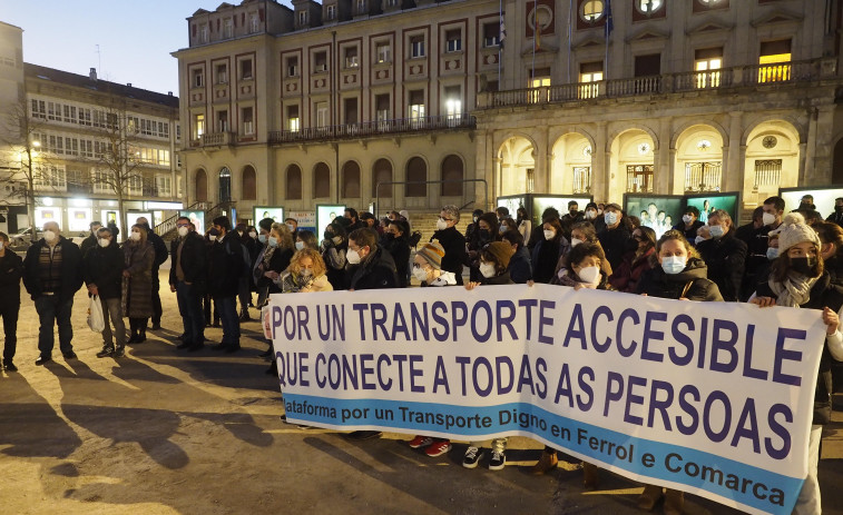 Los problemas del transporte público salen de nuevo a la calle en Ferrol