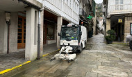 Pontedeume limpia las calles y plazas de su casco urbano