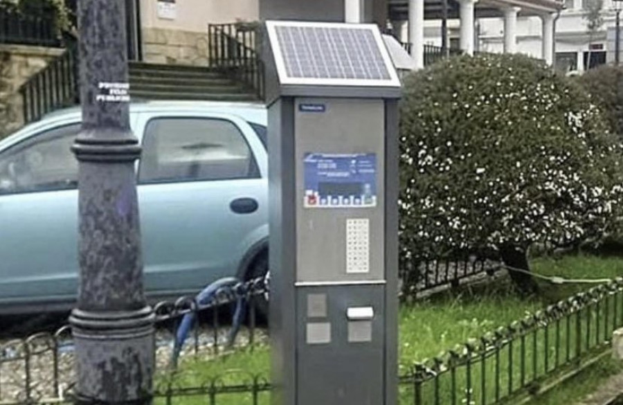 Pontedeume activa este viernes la zona azul gratuita en varios puntos del casco urbano